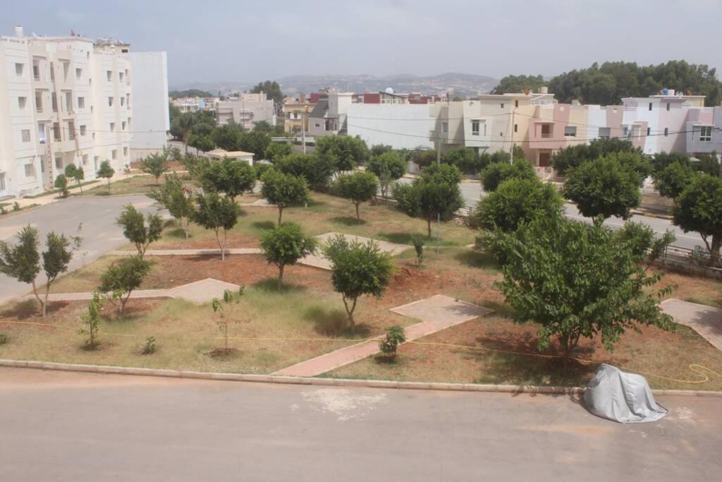 Charmant Appartement Marocain Au Coeur De Saïdia Luaran gambar